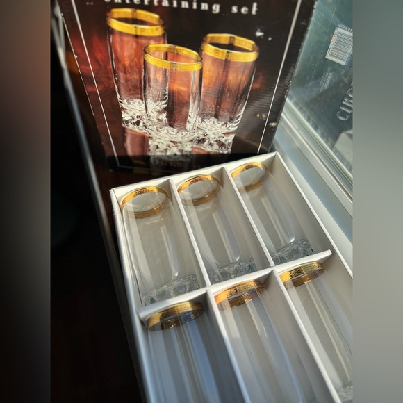 Glass Set - Picture 3 of 5